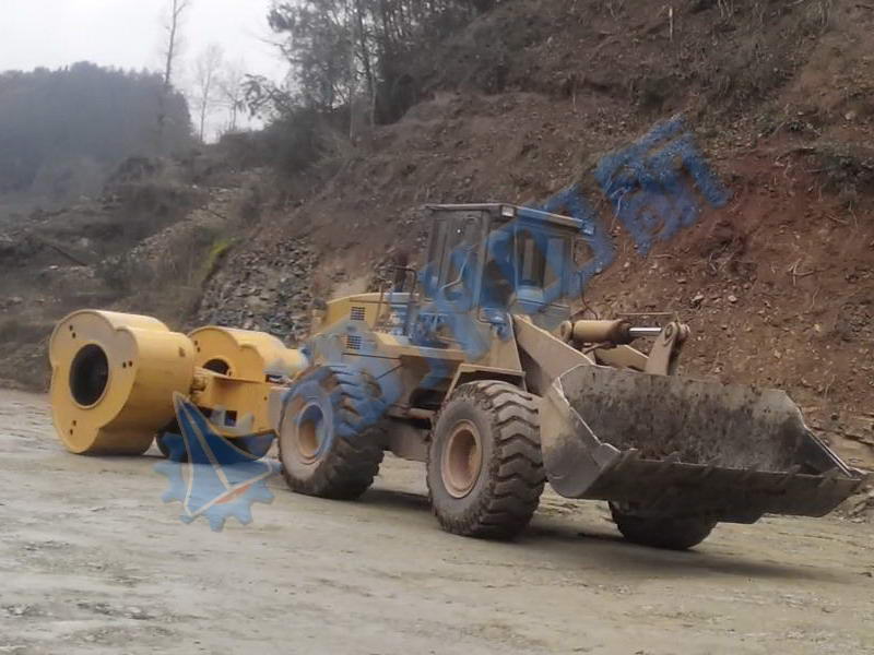 中航?jīng)_擊式壓路機(jī)駐浙江臺州辦事處