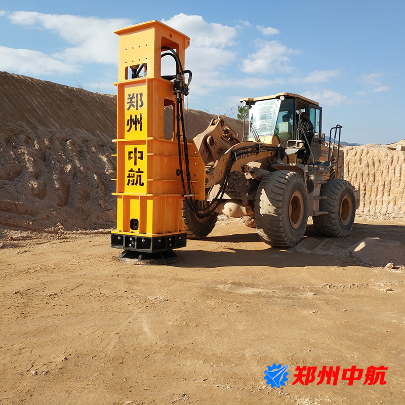 陜西寶雞市采用中航?jīng)_擊壓路機(jī)、液壓夯實(shí)機(jī)施